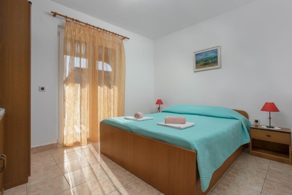 Laci Apartmán Stara Novalja